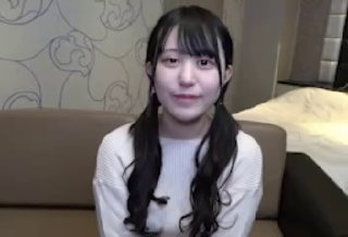 高颜值甜美大奶萌妹，沙发调情近距离拍摄再到床上操，快速抽插呻吟娇喘